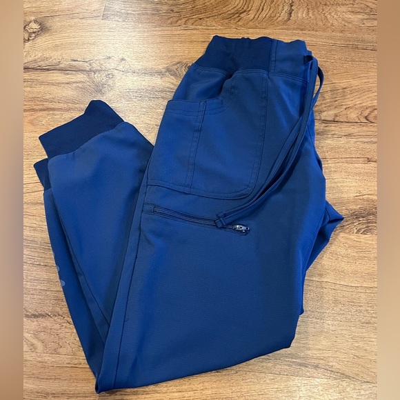 HEARTSOUL SCRUB BOTTOMS JOGGER S-Petite - Picture 2 of 6